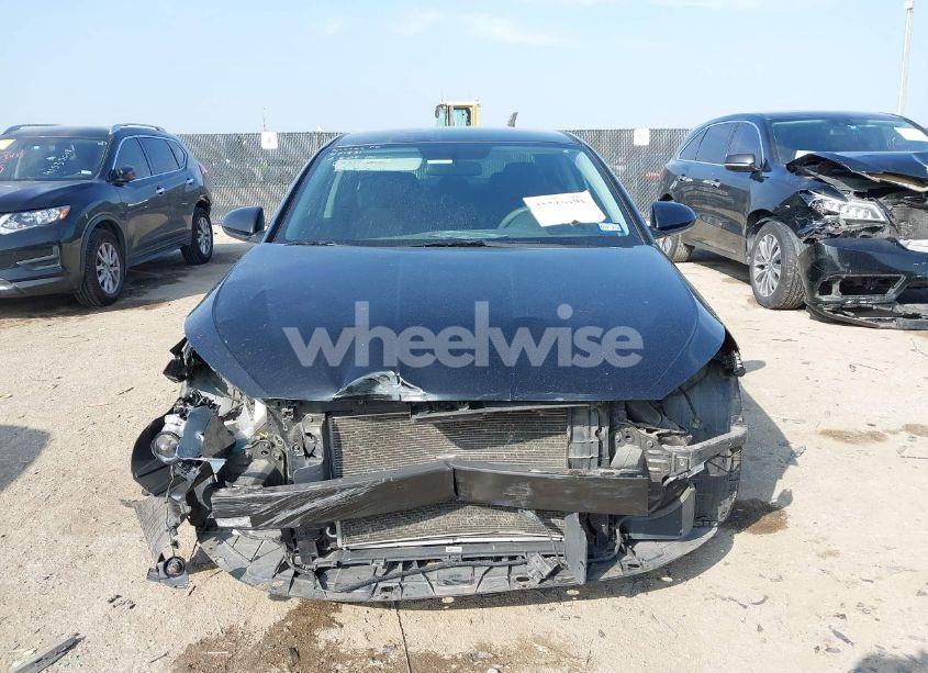 Photo 13 of 2019 Hyundai Elantra SE (VIN 5NPD74LF6KH454327)