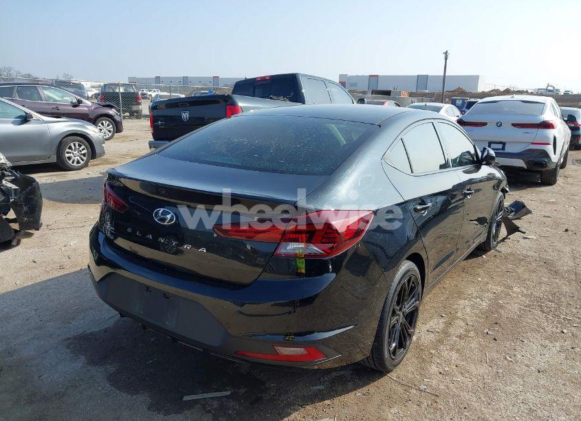 Photo 4 of 2019 Hyundai Elantra SE (VIN 5NPD74LF6KH454327)