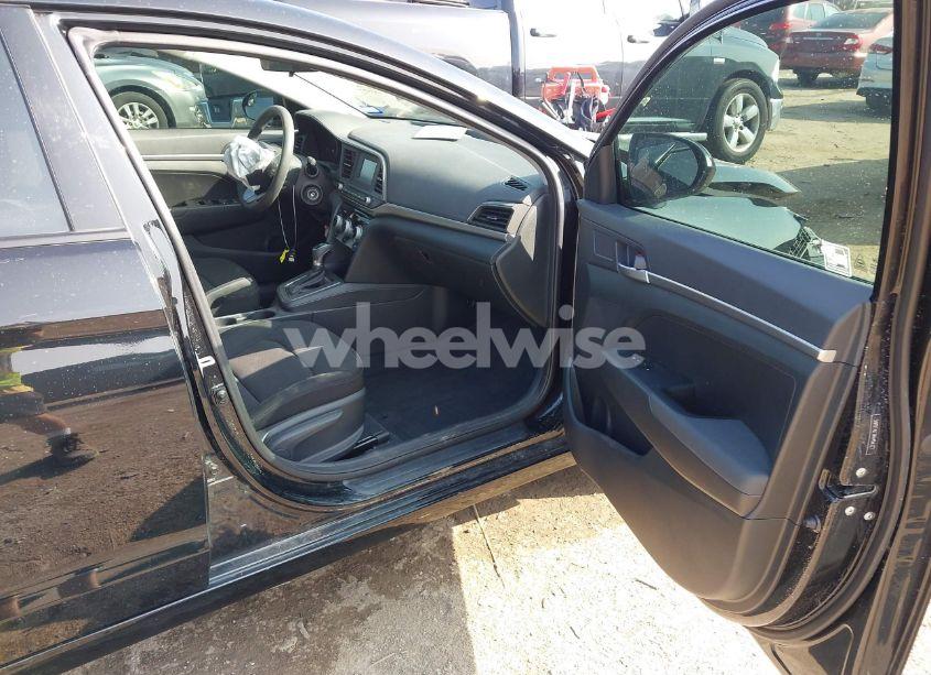 Photo 5 of 2019 Hyundai Elantra SE (VIN 5NPD74LF6KH454327)
