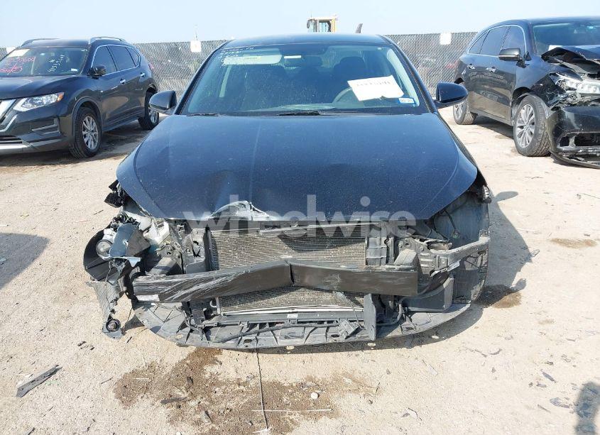 Photo 6 of 2019 Hyundai Elantra SE (VIN 5NPD74LF6KH454327)