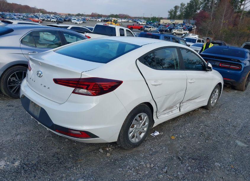 Photo 4 of 2019 Hyundai Elantra SE (VIN 5NPD74LF6KH468499)