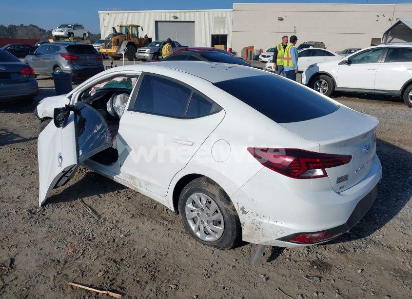 Photo 3 of 2019 Hyundai Elantra SE (VIN 5NPD74LF6KH494617)