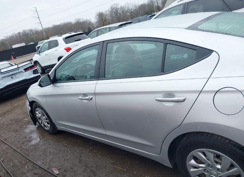 Photo 14 of 2019 Hyundai Elantra SE (VIN 5NPD74LF6KH494651)