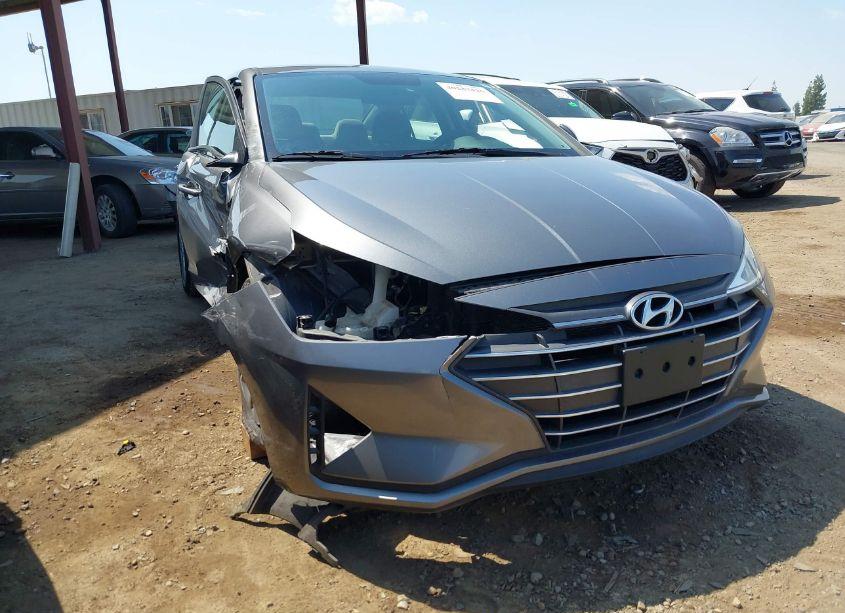 2019 Hyundai Elantra SE (VIN 5NPD74LF6KH497050) main photo