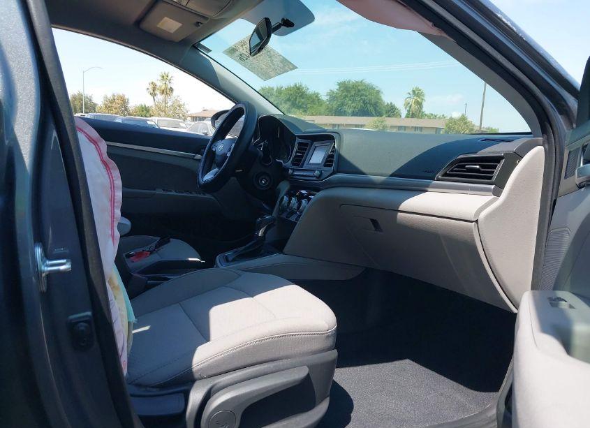 Photo 5 of 2019 Hyundai Elantra SE (VIN 5NPD74LF6KH497050)