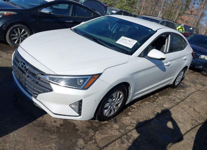 Photo 2 of 2020 Hyundai Elantra SE (VIN 5NPD74LF6LH510042)