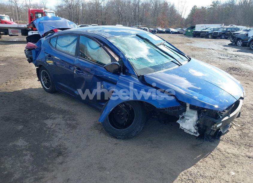 2020 Hyundai Elantra SE (VIN 5NPD74LF6LH511174) main photo