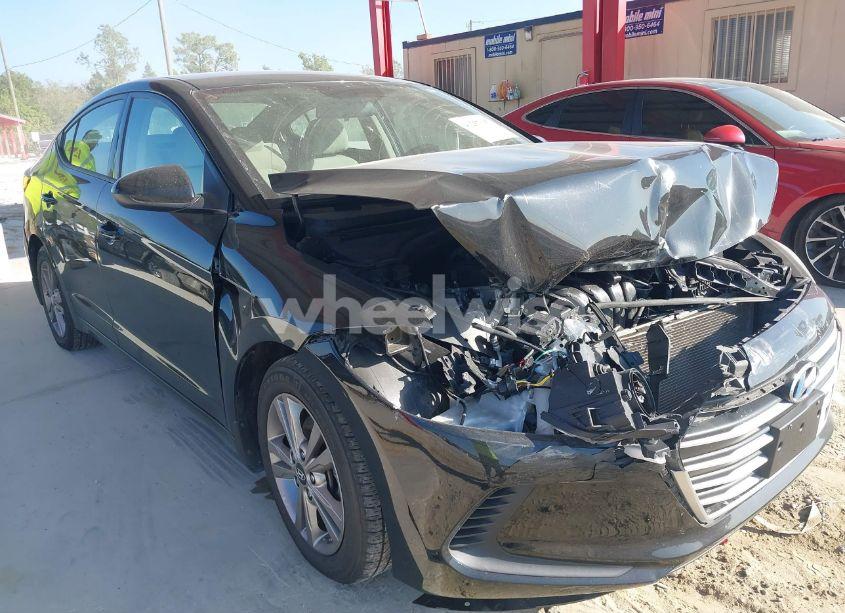 2017 Hyundai Elantra SE (VIN 5NPD74LF7HH062420) main photo