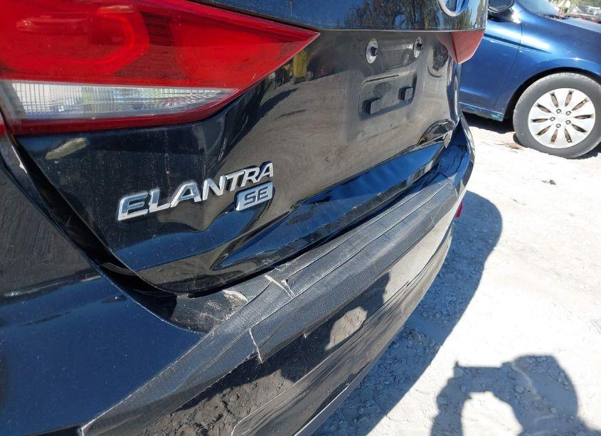 Photo 12 of 2017 Hyundai Elantra SE (VIN 5NPD74LF7HH100194)