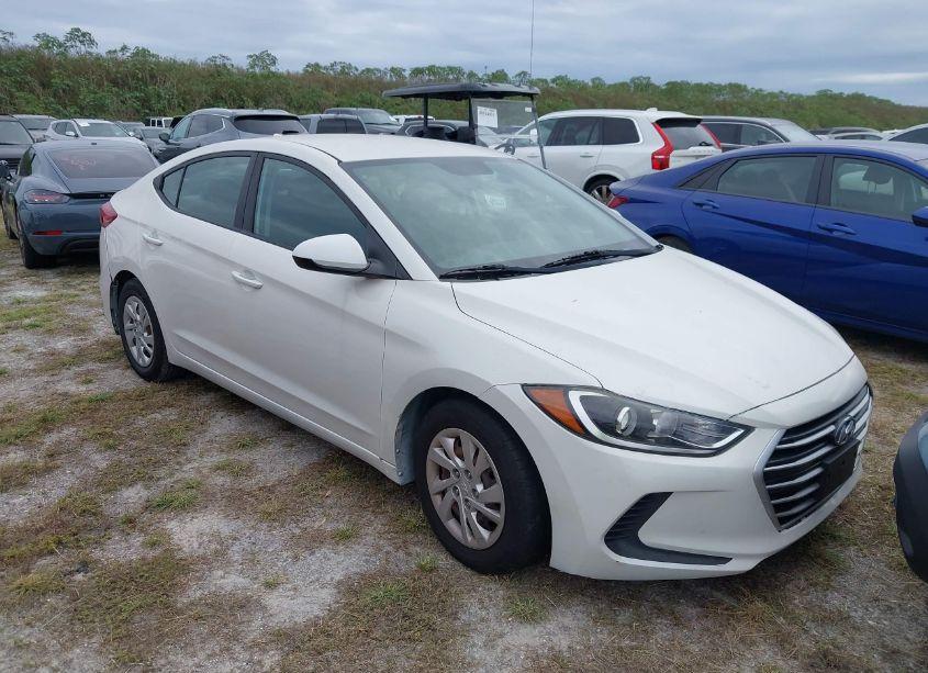 2017 Hyundai Elantra SE (VIN 5NPD74LF7HH108425) main photo