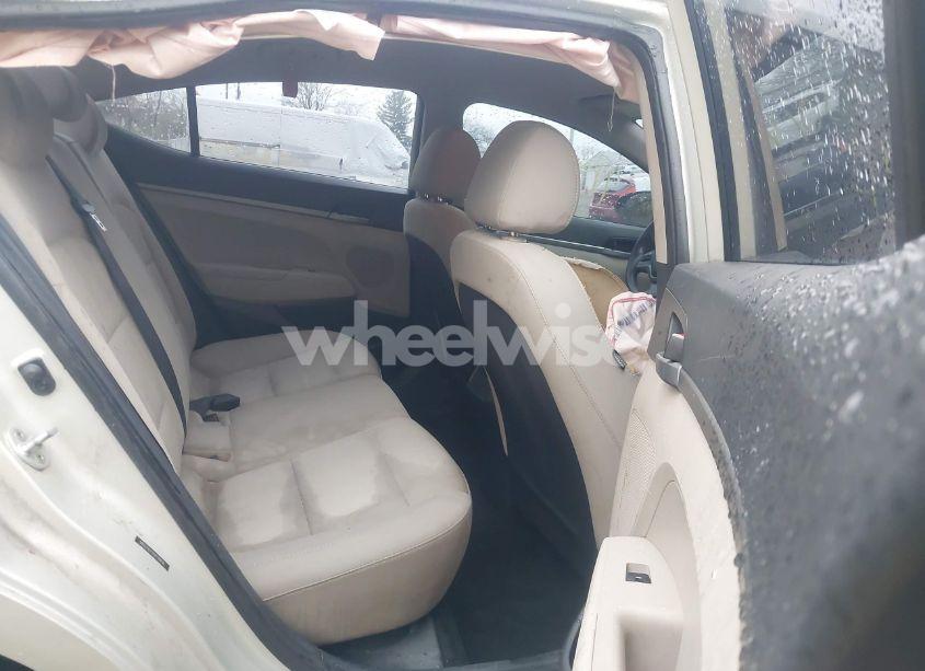 Photo 8 of 2017 Hyundai Elantra SE (VIN 5NPD74LF7HH132658)