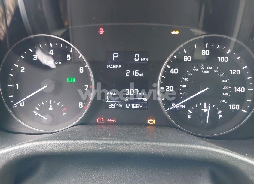 Photo 7 of 2017 Hyundai Elantra SE (VIN 5NPD74LF7HH132739)