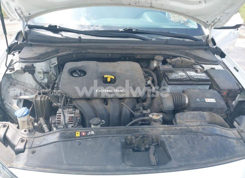 Photo 10 of 2017 Hyundai Elantra SE (VIN 5NPD74LF7HH184291)