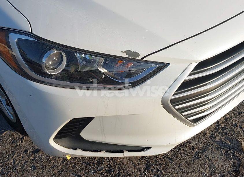 Photo 17 of 2018 Hyundai Elantra SE (VIN 5NPD74LF7JH235407)