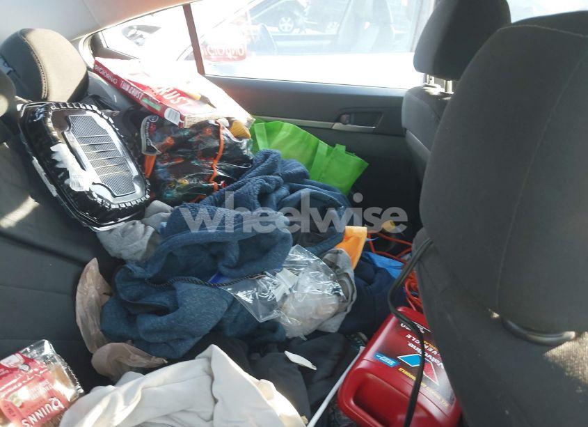 Photo 8 of 2018 Hyundai Elantra SE (VIN 5NPD74LF7JH235407)