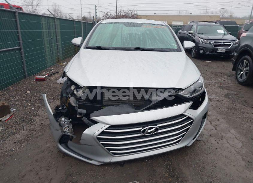 Photo 12 of 2018 Hyundai Elantra SE (VIN 5NPD74LF7JH261683)