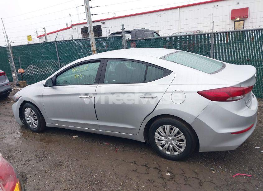 Photo 14 of 2018 Hyundai Elantra SE (VIN 5NPD74LF7JH261683)