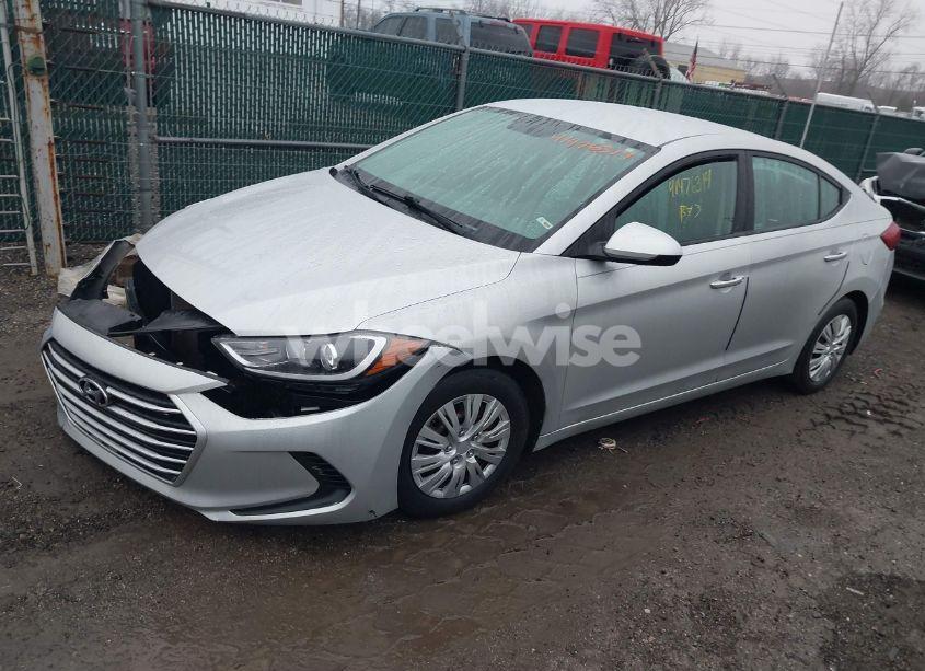 Photo 2 of 2018 Hyundai Elantra SE (VIN 5NPD74LF7JH261683)