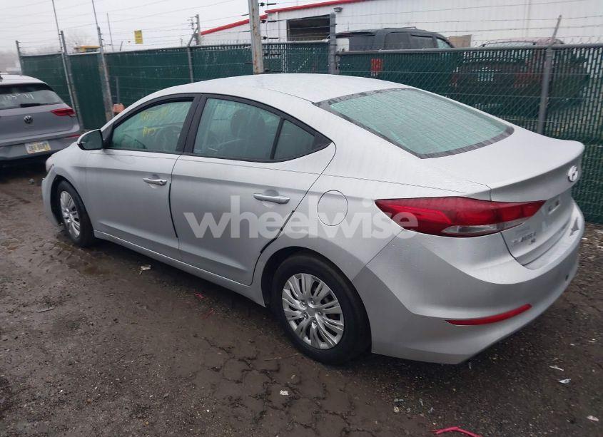 Photo 3 of 2018 Hyundai Elantra SE (VIN 5NPD74LF7JH261683)