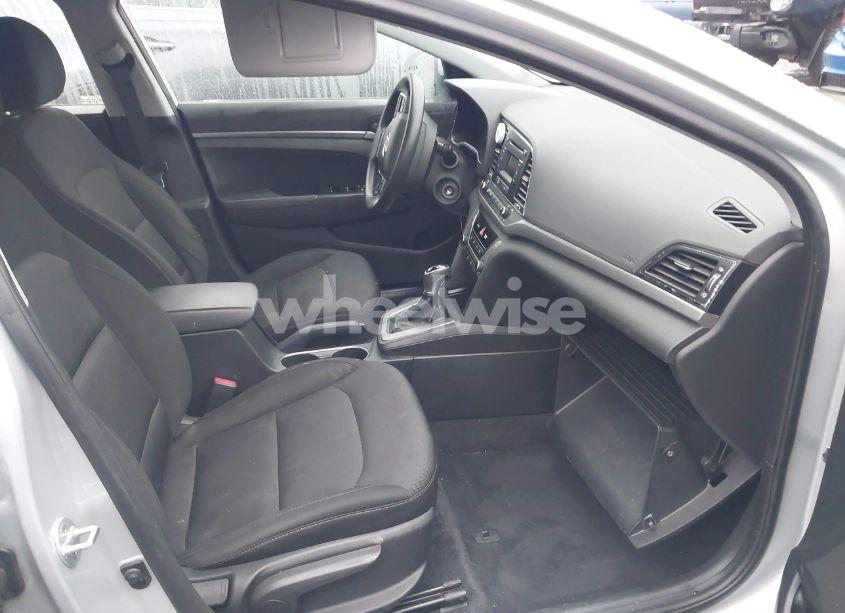 Photo 5 of 2018 Hyundai Elantra SE (VIN 5NPD74LF7JH261683)
