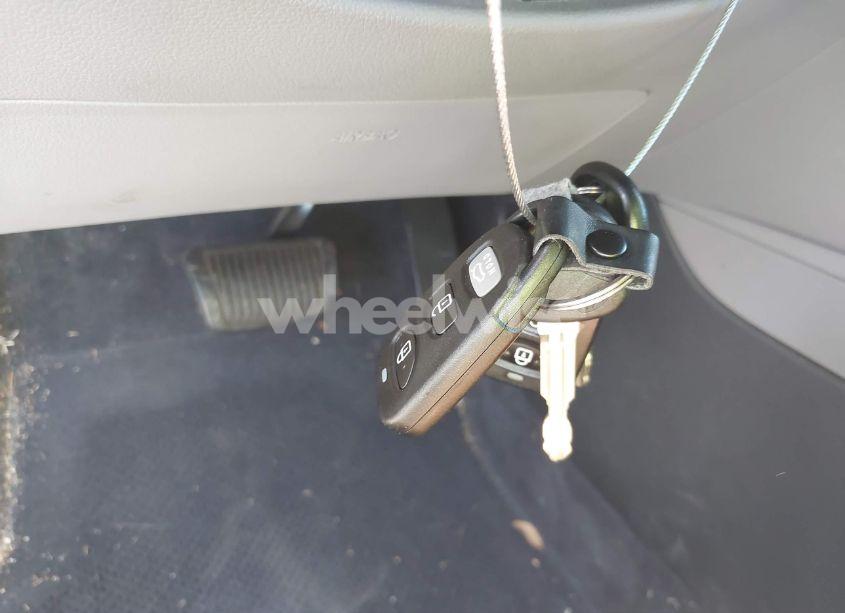 Photo 11 of 2018 Hyundai Elantra SE (VIN 5NPD74LF7JH318996)