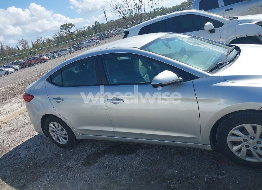 Photo 13 of 2018 Hyundai Elantra SE (VIN 5NPD74LF7JH318996)