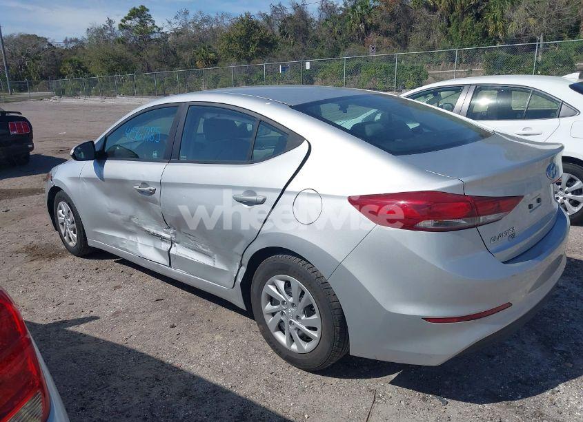 Photo 3 of 2018 Hyundai Elantra SE (VIN 5NPD74LF7JH318996)