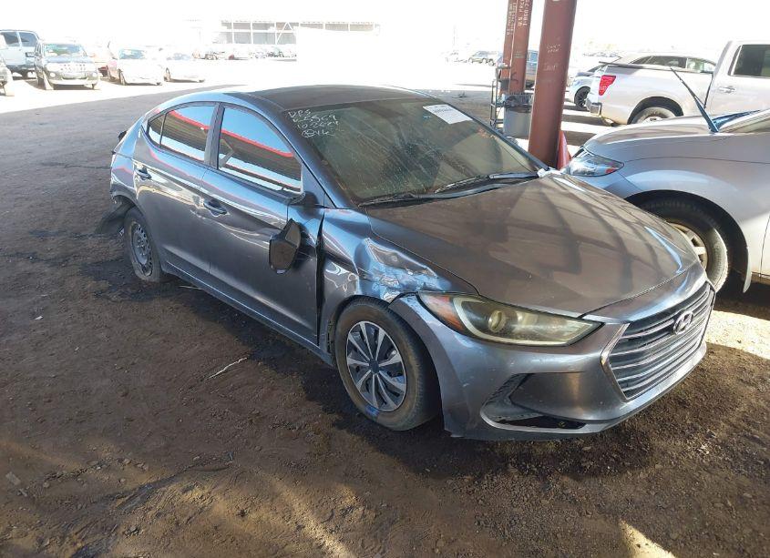 2018 Hyundai Elantra SE (VIN 5NPD74LF7JH335569) main photo