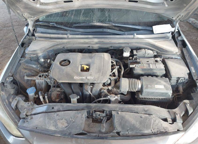 Photo 10 of 2018 Hyundai Elantra SE (VIN 5NPD74LF7JH335569)