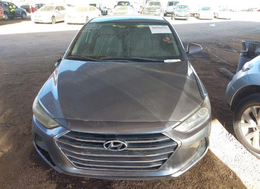 Photo 12 of 2018 Hyundai Elantra SE (VIN 5NPD74LF7JH335569)