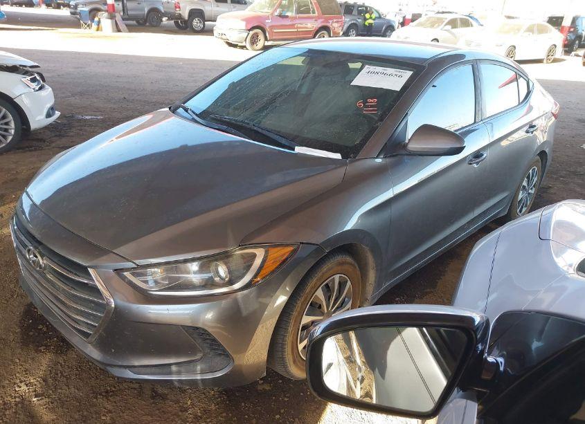 Photo 2 of 2018 Hyundai Elantra SE (VIN 5NPD74LF7JH335569)