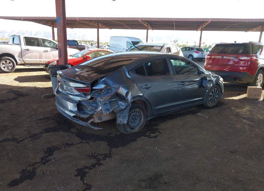 Photo 4 of 2018 Hyundai Elantra SE (VIN 5NPD74LF7JH335569)