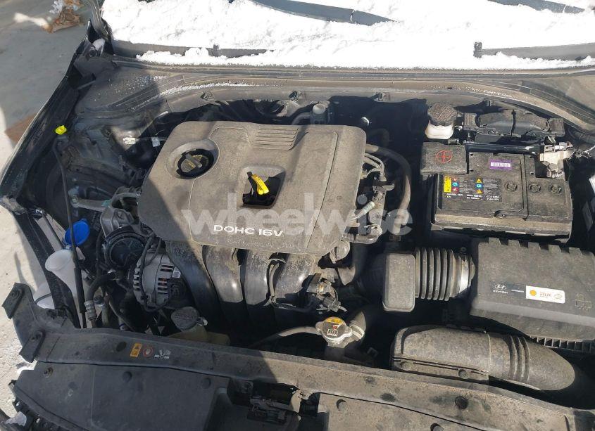 Photo 10 of 2018 Hyundai Elantra SE (VIN 5NPD74LF7JH352145)