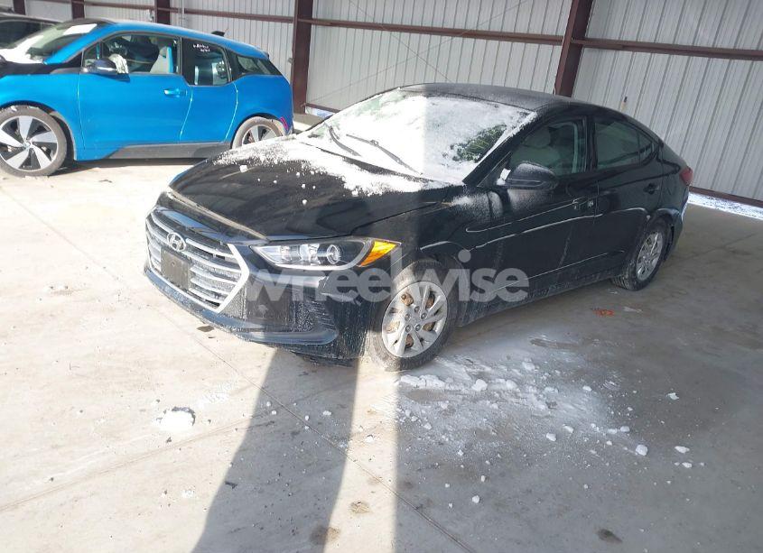 Photo 2 of 2018 Hyundai Elantra SE (VIN 5NPD74LF7JH352145)