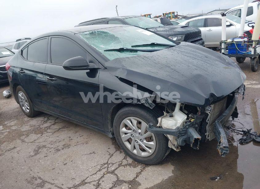 2018 Hyundai Elantra SE (VIN 5NPD74LF7JH376140) main photo