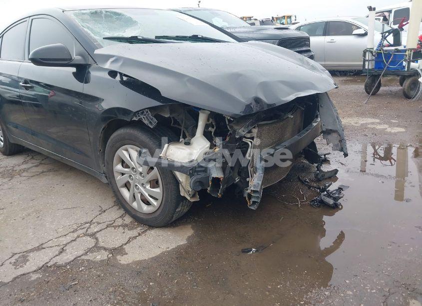 Photo 18 of 2018 Hyundai Elantra SE (VIN 5NPD74LF7JH376140)