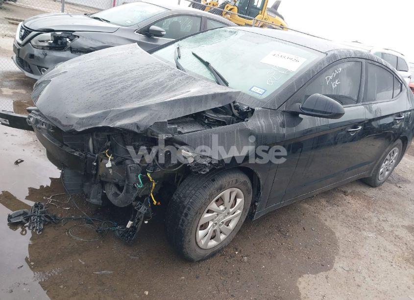 Photo 2 of 2018 Hyundai Elantra SE (VIN 5NPD74LF7JH376140)