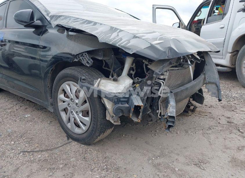 Photo 20 of 2018 Hyundai Elantra SE (VIN 5NPD74LF7JH376140)