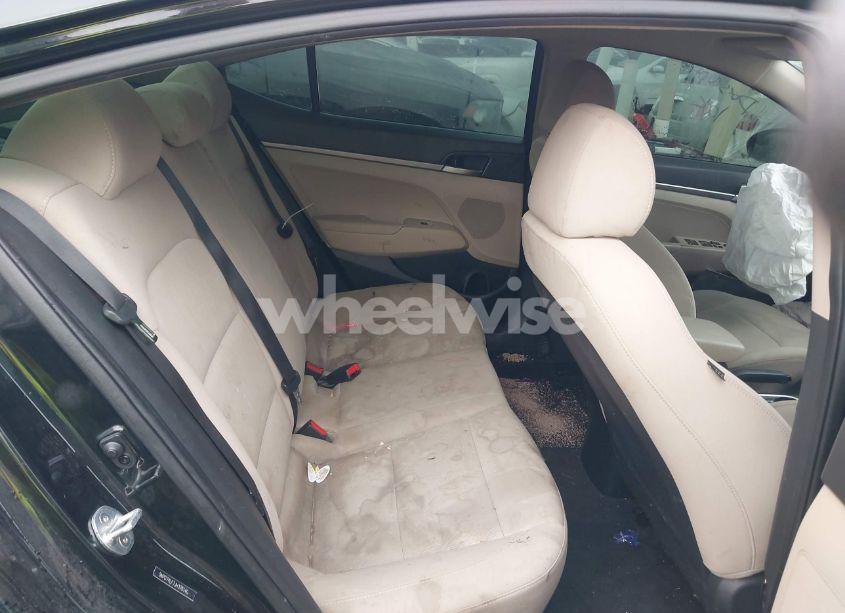 Photo 8 of 2018 Hyundai Elantra SE (VIN 5NPD74LF7JH376140)