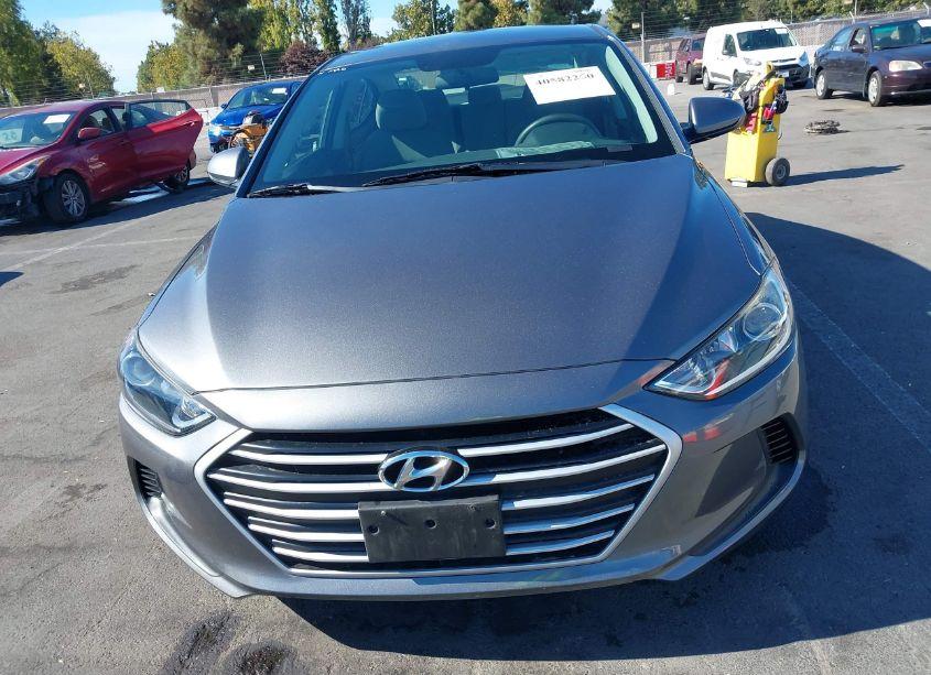 Photo 13 of 2018 Hyundai Elantra SE (VIN 5NPD74LF7JH388160)