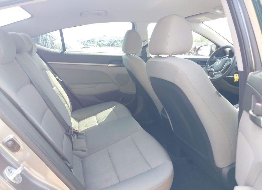 Photo 8 of 2018 Hyundai Elantra SE (VIN 5NPD74LF7JH399160)