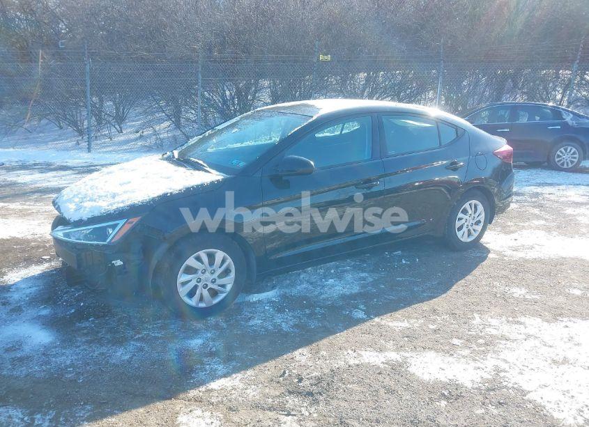 Photo 2 of 2019 Hyundai Elantra SE (VIN 5NPD74LF7KH433017)