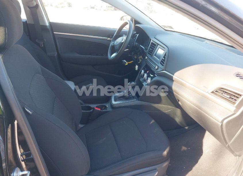 Photo 5 of 2019 Hyundai Elantra SE (VIN 5NPD74LF7KH433017)