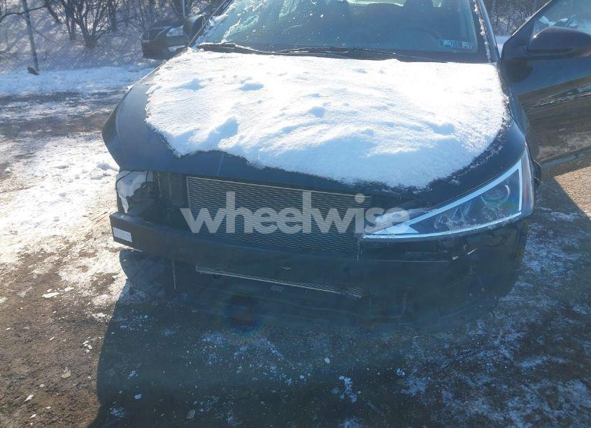 Photo 6 of 2019 Hyundai Elantra SE (VIN 5NPD74LF7KH433017)