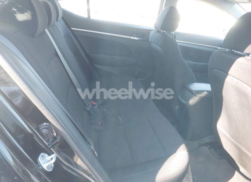 Photo 8 of 2019 Hyundai Elantra SE (VIN 5NPD74LF7KH433017)