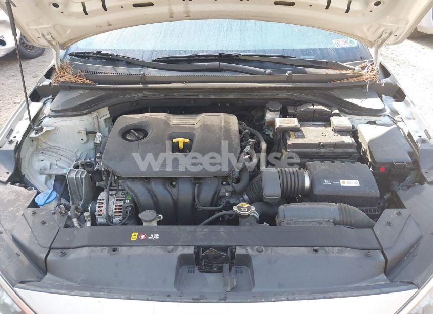 Photo 10 of 2019 Hyundai Elantra SE (VIN 5NPD74LF7KH455261)