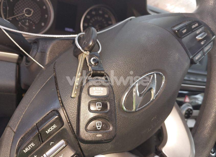 Photo 11 of 2019 Hyundai Elantra SE (VIN 5NPD74LF7KH455261)