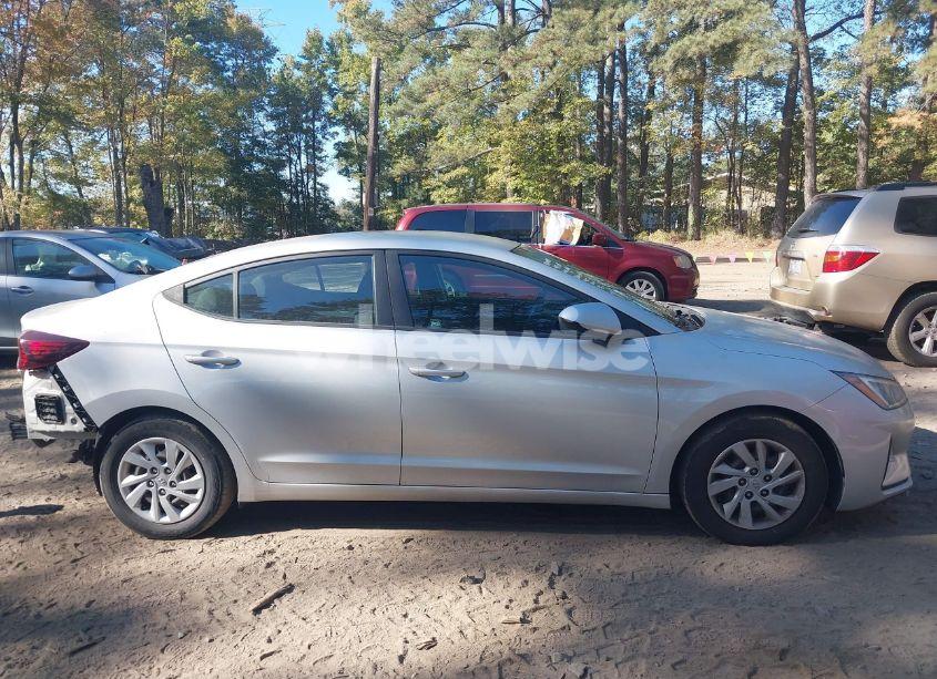 Photo 13 of 2019 Hyundai Elantra SE (VIN 5NPD74LF7KH455261)