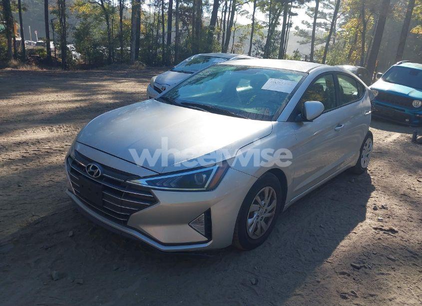 Photo 2 of 2019 Hyundai Elantra SE (VIN 5NPD74LF7KH455261)