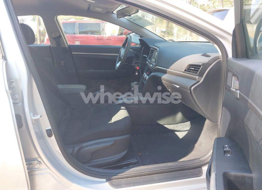 Photo 5 of 2019 Hyundai Elantra SE (VIN 5NPD74LF7KH455261)